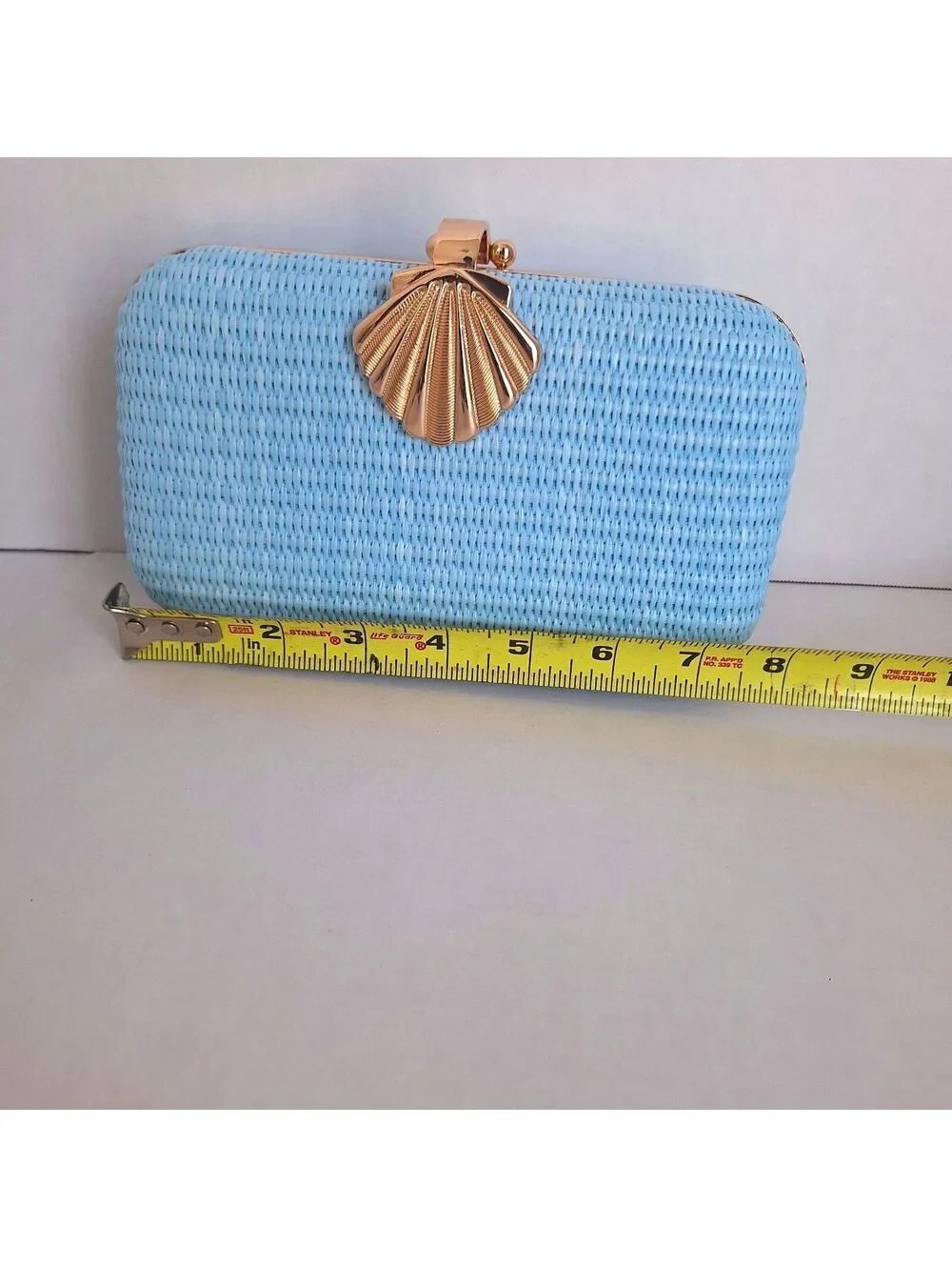 NWT Tommy Bahama Light Blue Woven Shell Clasp Clutch Handbag W Gold Chain Strap